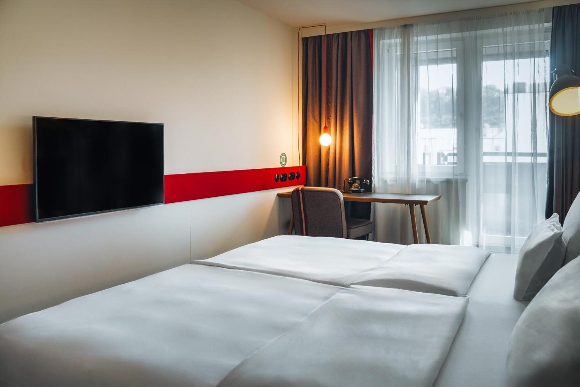 Double or Twin Room Balcony