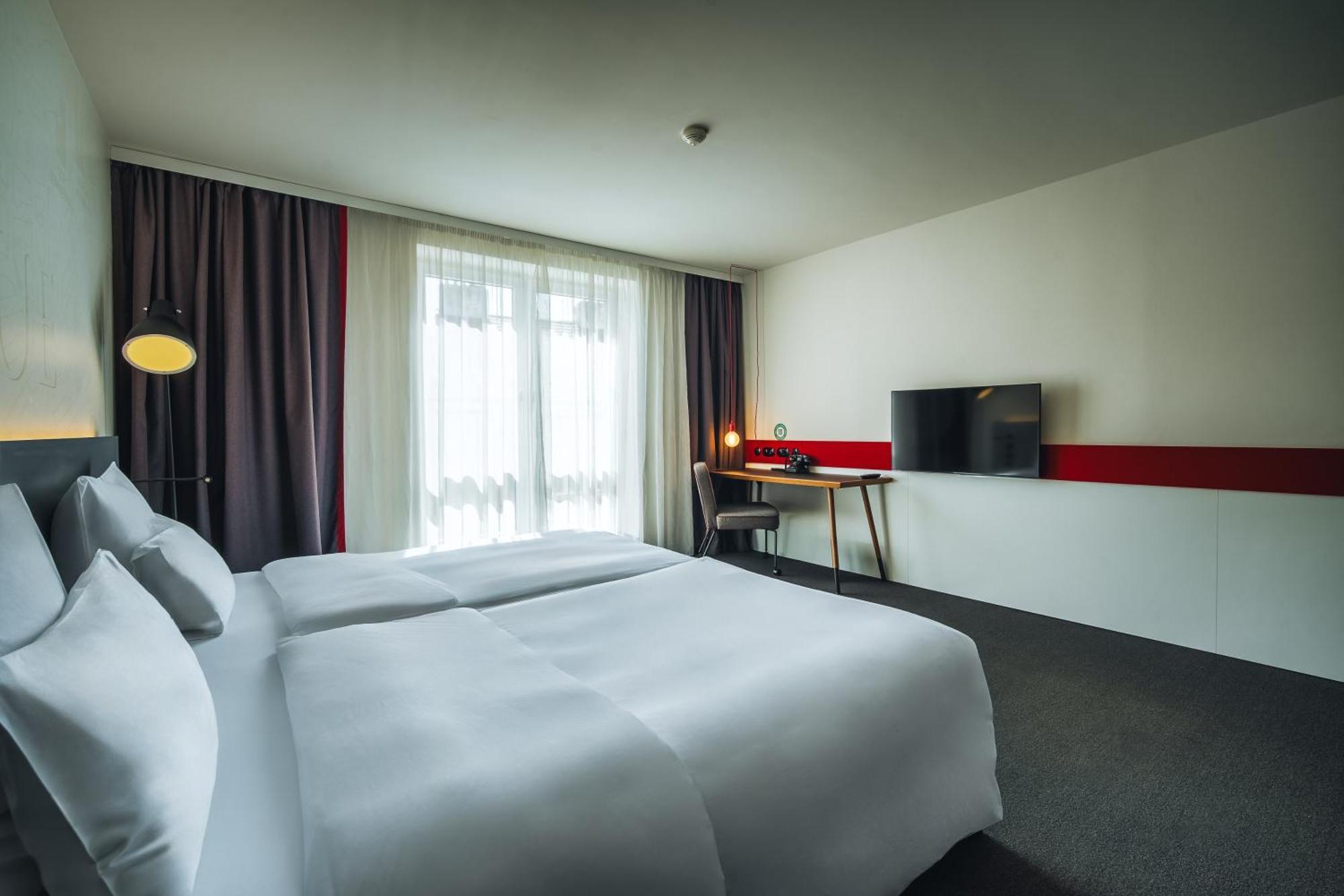 Large Double or Twin Room