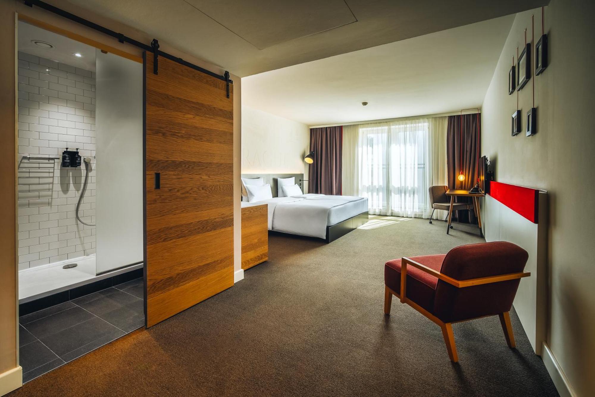 Large Double or Twin Room